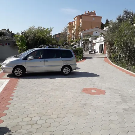 Mile Ferienhaus-excellent Location Close To Rab Ferienhaus