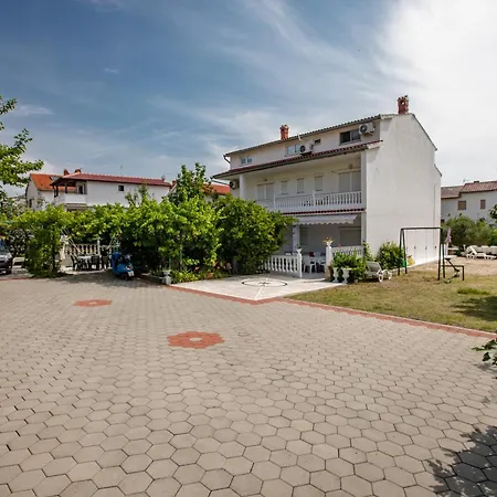 Mile Ferienhaus-excellent Location Close To Rab * Rab Town