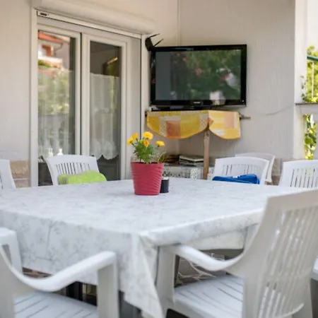 Mile Ferienhaus-excellent Location Close To Rab Hébergement de vacances Rab Town