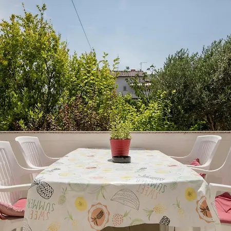 Mile Ferienhaus-excellent Location Close To Rab Rab Town