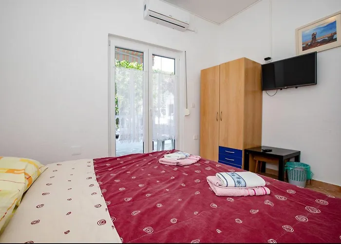 Mile Ferienhaus-excellent Location Close To Rab